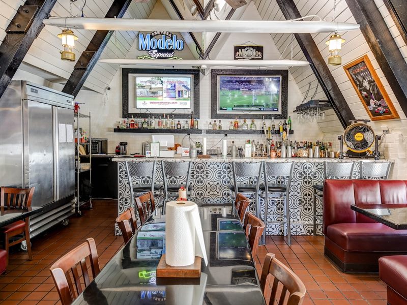 Taqueria Maya's interior
